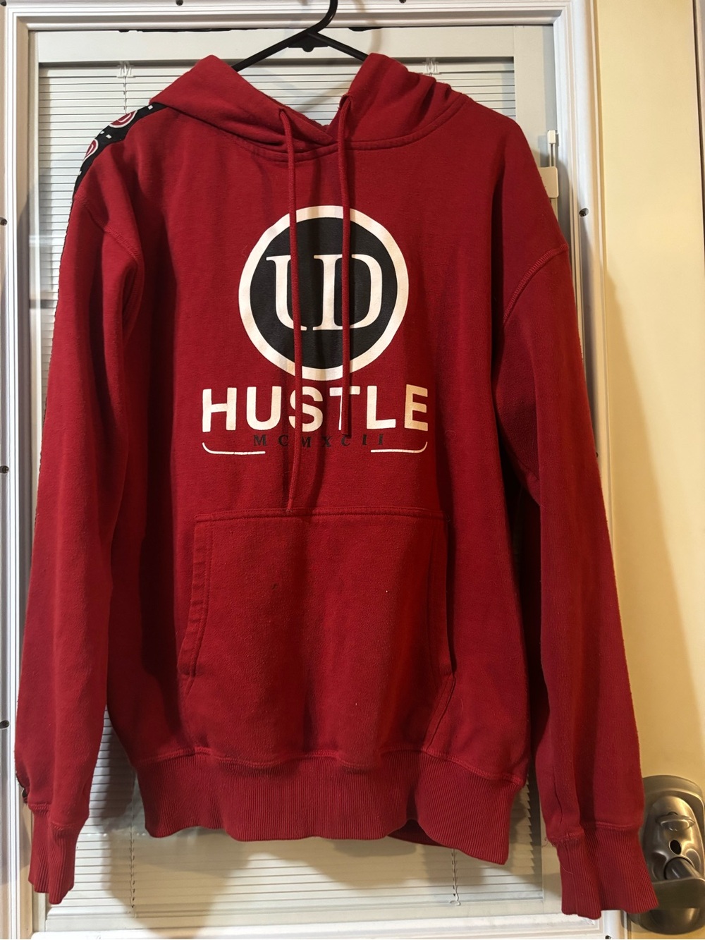 Urban Outfitters Red "HUSTLE" Logo Pullover Hoodie